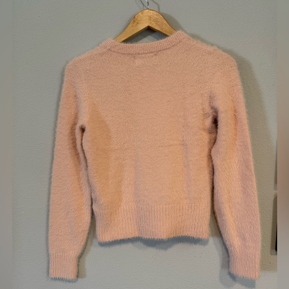 Old Navy Women's Light Pink Fuzzy Sweater Size Small - Picture 2 of 3